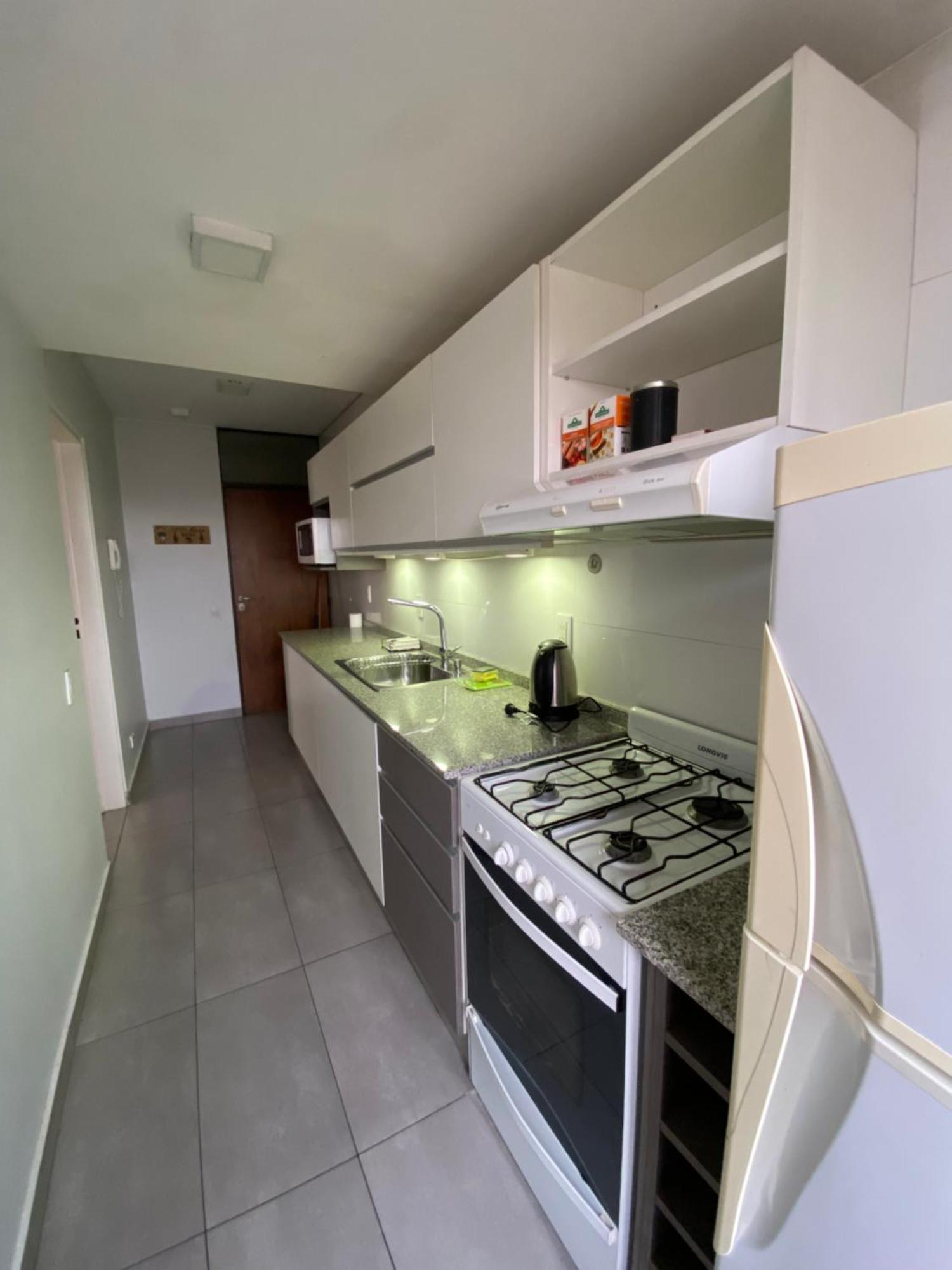 Apartamento Amplio, Moderno Y Centrico. Departamento En Plaza Independencia